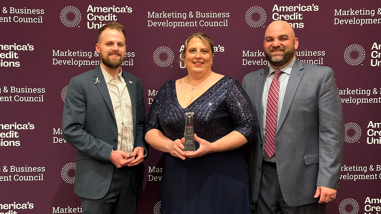 American Heritage Marketing Team Members Display America’s Credit Unions Diamond Awards