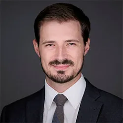 Headshot of Tom Brown